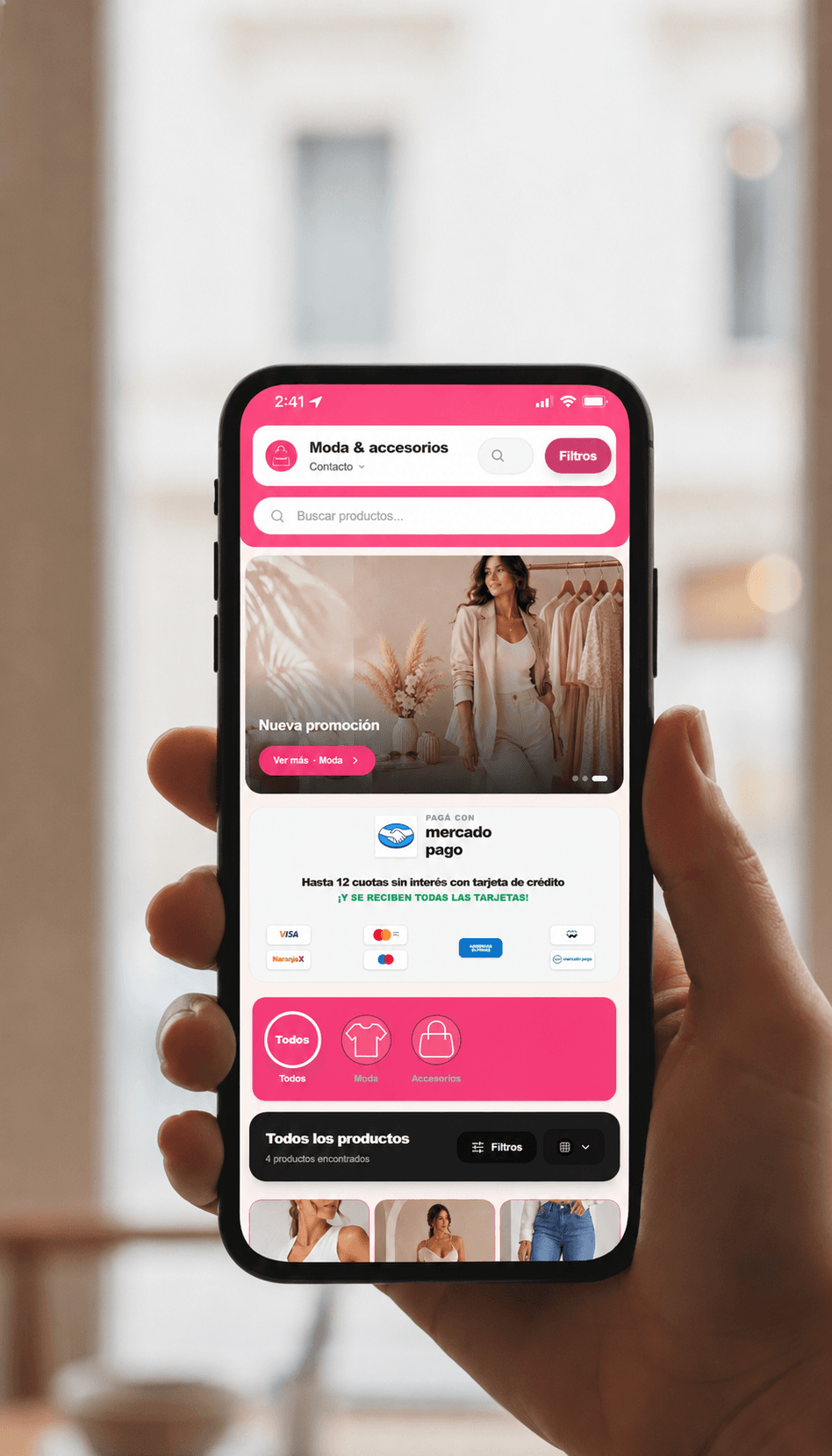 Catálogo de moda con productos destacados